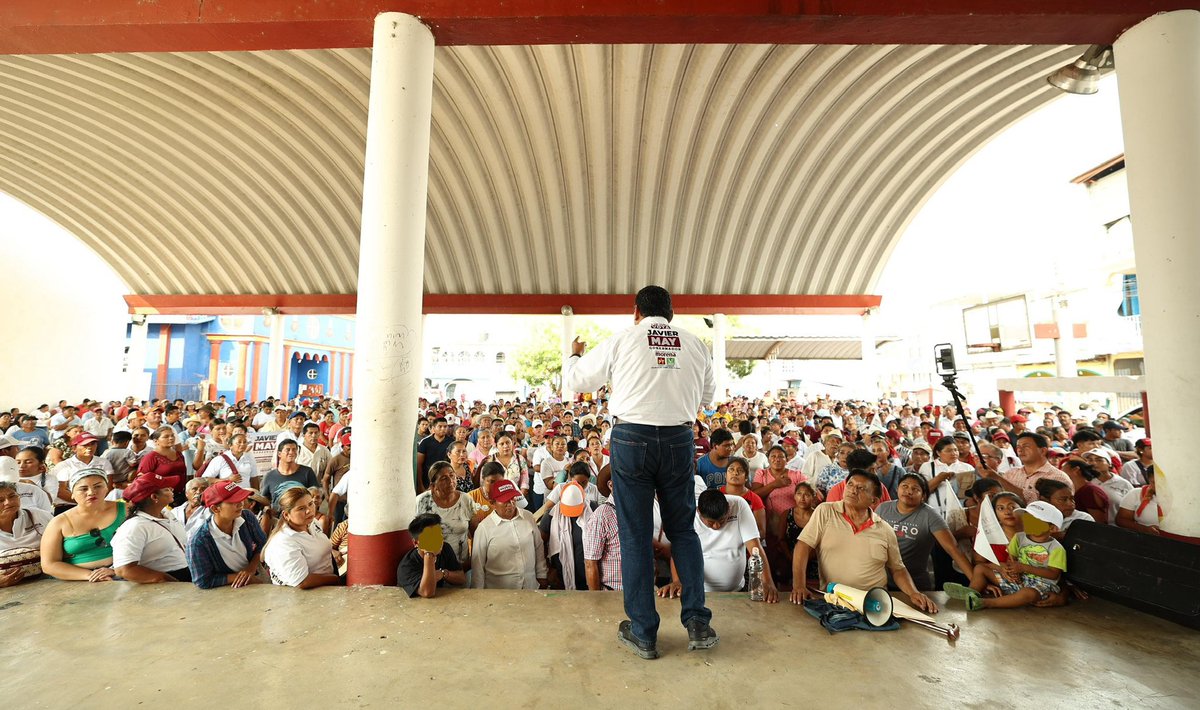 En Guaytalpa, Nacajuca, presentamos nuestros 50 Compromisos y recordamos que vamos a construir 40 mil viviendas en el sexenio, con escrituras a nombre de las jefas de familia. Será un programa histórico para justicia de los más necesitados y las mujeres.