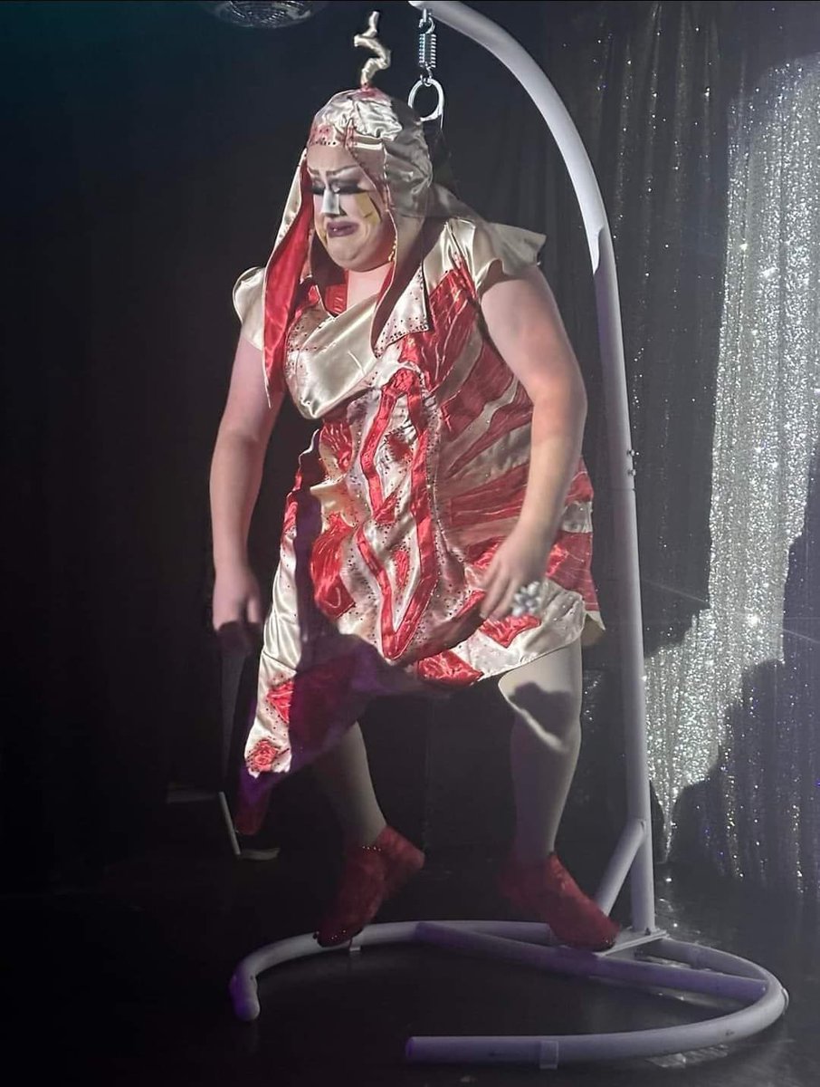 MaddyMorphosis's tweet photo. “Drag is inherently sexual” and it’s just the beat-up hanging meat carcass from Rocky (1976) https://t.co/U7T9lxQxvf