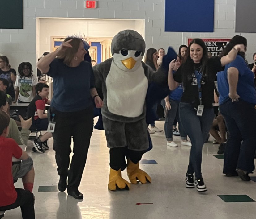 brittanywestAP's tweet photo. The @yes_falcons #SOLpeprally might be one of my favorite memories from this year!..Let’s show everyone our unstoppable falcon spirit and conquer those SOL tests. #DoYourBest #WeAreFamily #WeGotThis @krbolam @KingofReading31 https://t.co/yKtUaal2tJ