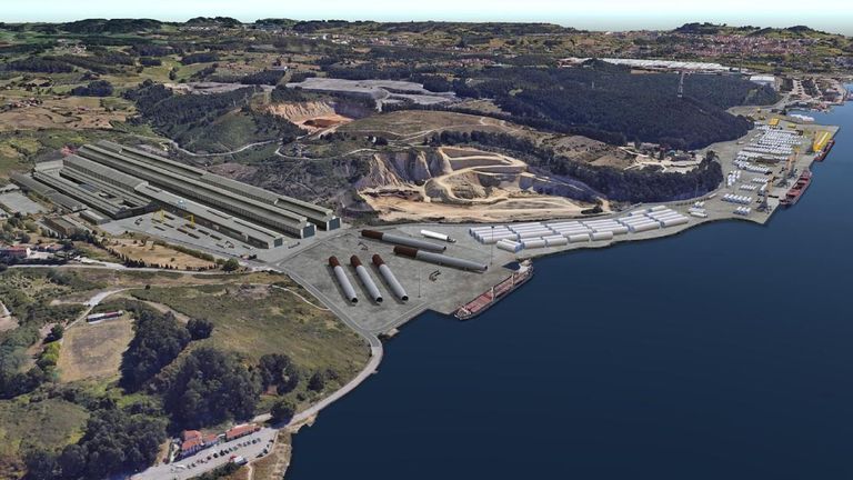 Artabra_e's tweet photo. El mayor centro de #eólicamarina del sur de Europa crece en el eje #Ferrolterra-#Avilés
Ni ley de costas ni na!
#Windar renovables(Avilés) y #Navantia(Fene) destrozaran el eje galaico-asturiano
@Teresaribera @mitecogob @AlfonsoRuedaGal @Xunta
https://t.co/UsN7XIHkXd https://t.co/ln2IDLTBij