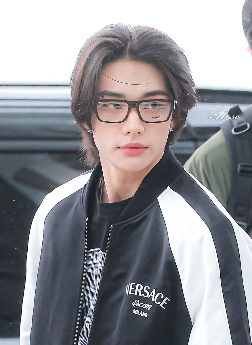 Versace 출국

#현진 #Hyunjin #黄铉辰 #ヒョンジン
#StrayKids #스트레이키즈 #スキズ