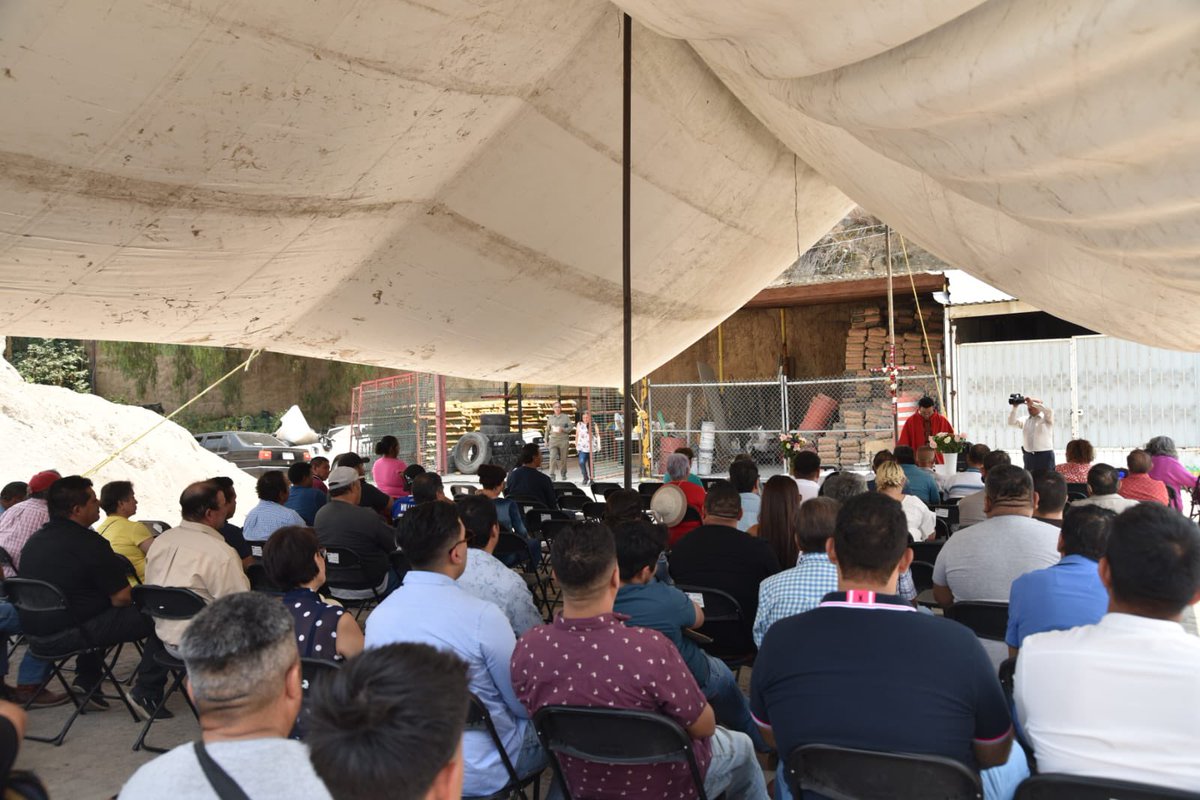 En conmemoración del Día de la Santa Cruz, la Presidenta Municipal por Ministerio de Ley, reconoció la gran labor que desempeñan las y los trabajadores de la construcción.