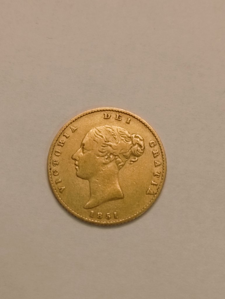 Finally sorting out my coin collection, I stumbled upon this gem! 1851 Half Sovereign. 

#oldcoins #coins #numismatics #coincollecting #rarecoin