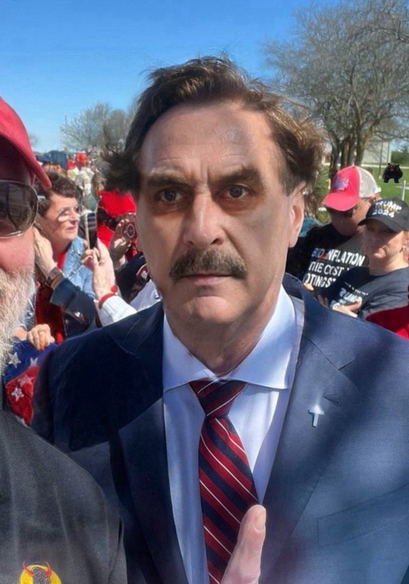 Holy shit Mike Lindell looks like a zombie from an 80's B-movie. 🧟‍♂️