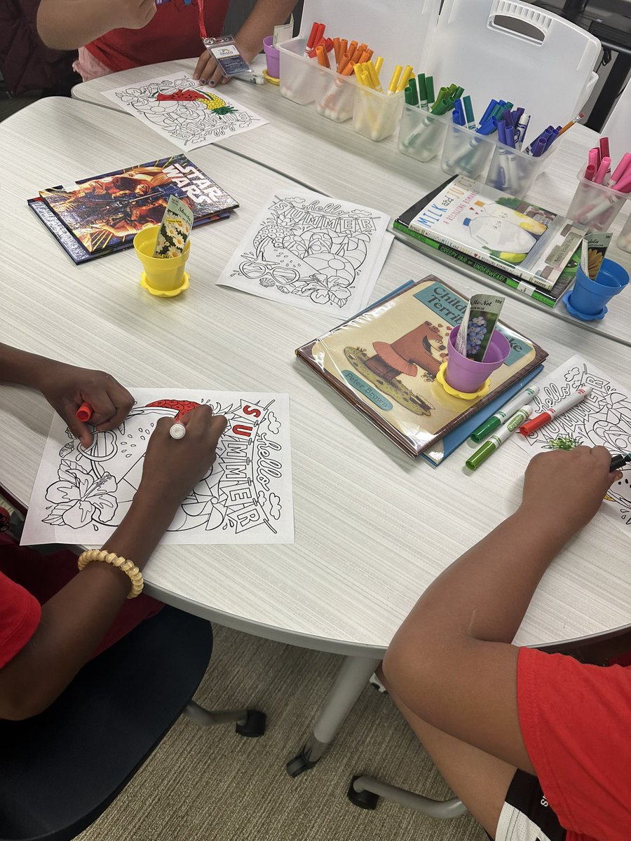 mskdelara's tweet photo. Last day of spring read alouds with these awesome students! They loved being able to pick a planter and seeds to take home and plant #worthamreads https://t.co/MNpHLkRjUD