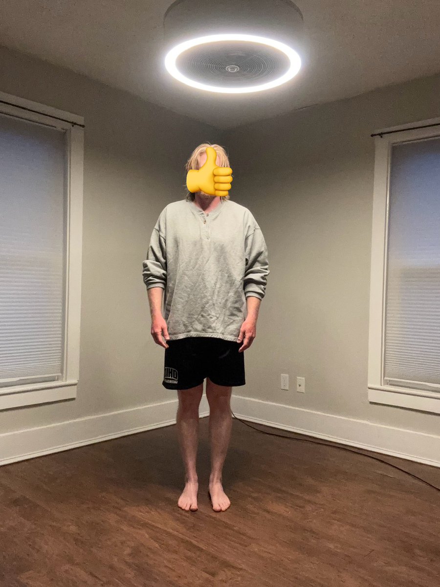 tertiarylad's tweet photo. Absolutely loving my new 2br apartment with no furniture😻😻😻 https://t.co/Z22RwvgqPy