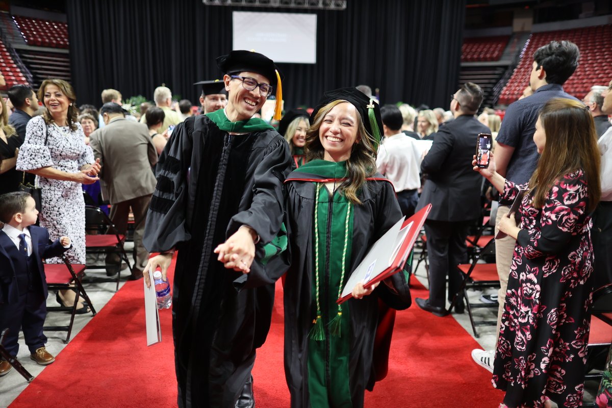 Congratulations to the Kirk Kerkorian School of Medicine at @UNLV Class of 2024! 🥼🎉 After four years of hard work driven by one common dream – to provide the highest level of care to those in need – we are so excited to be able to call you doctors! #UNLVMedGrad