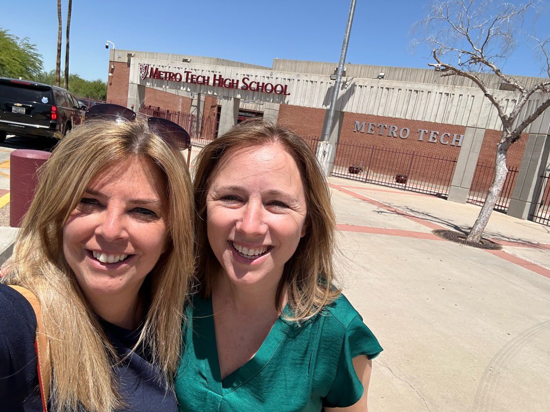 Grateful to work with two incredible ASCA trainers in CA &amp; AZ. Truly blessed to learn &amp; grow from both of them! 
A special thank you to <a href="/JoniShook/">Joni Shook</a> for taking me under her wing over the years- so glad we got to co-train together! <a href="/ASCAtweets/">ASCA</a> @SchcounselorRi