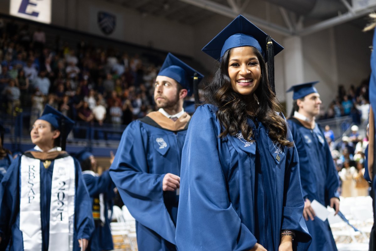 Celebrating our brilliant new batch of Rice University MBA graduates! The world is waiting for your innovative and impactful contributions. Dream big, aim higher! ✨🎓 #RiceGrad2024 #MBA #RiceAlumni