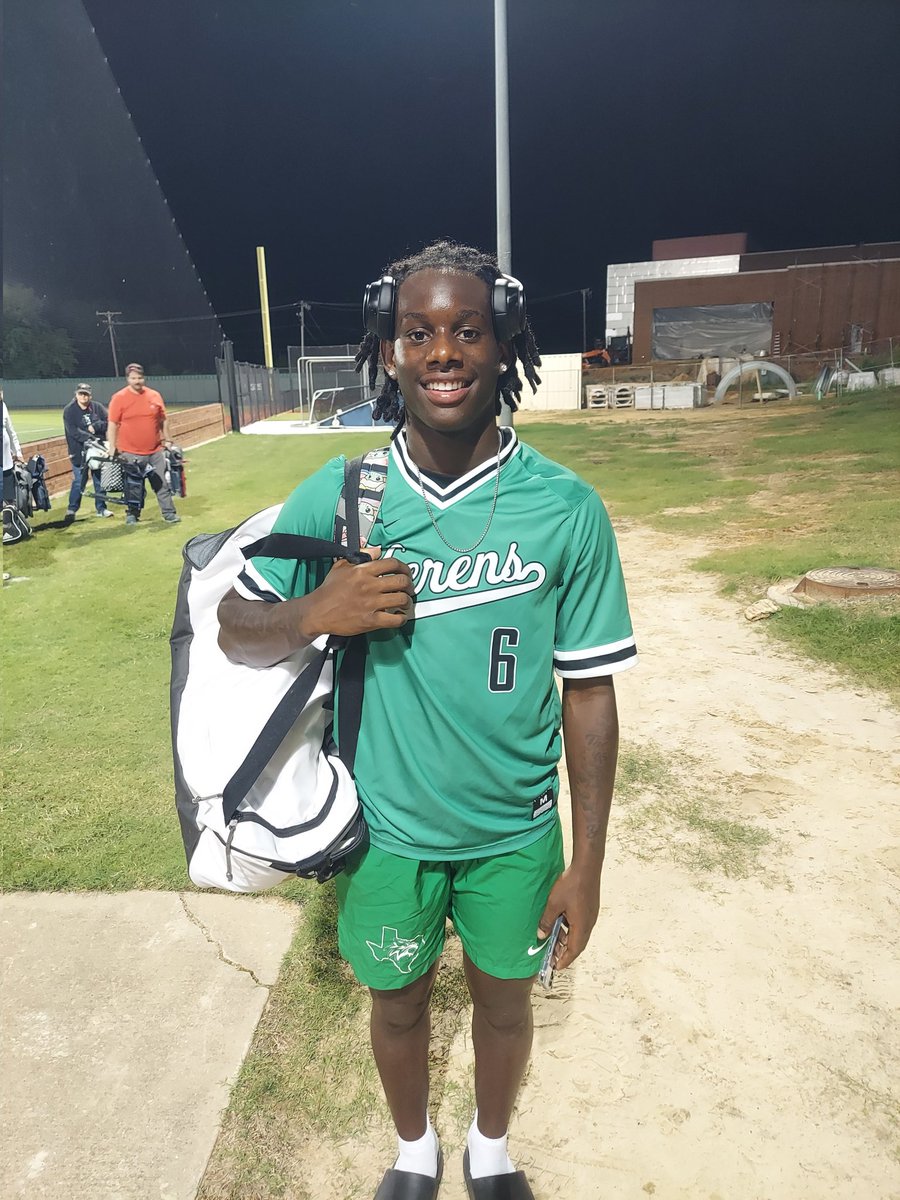 muziqg15's tweet photo. From the state track meet to the playoff Baseball game. Bi-District Champs, on to Round 2.#athlete 
@KerensAthletics @KerensBaseball @MaxPrepsTX @TexasUILsportss @StandBeast @LoneStarPrepsTX @SR_scouting https://t.co/DNFlQzpcyh