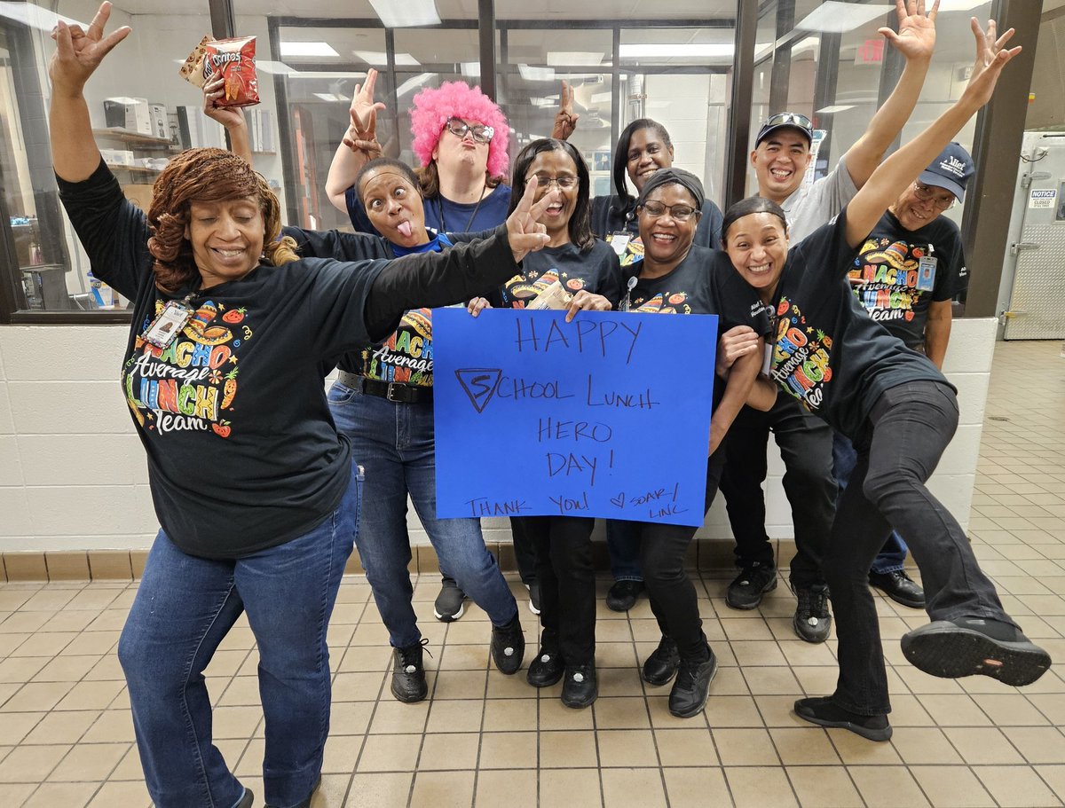 It's a bird. It's a plane. No! It's the Annex Lunch Heroes! Thank you for all you do for our students @Alief_Nutrition ! #VamosSOARLINC #WeAreAlief #goodstuff