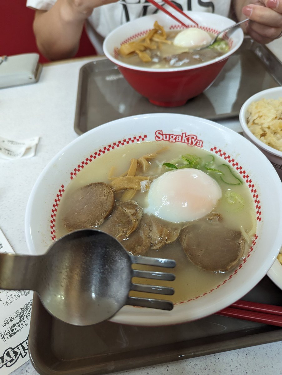 スガキヤ。特製ラーメン。630円。値上がったなー。子どもたちがこれ何って聞いてきたスプーンフォーク。