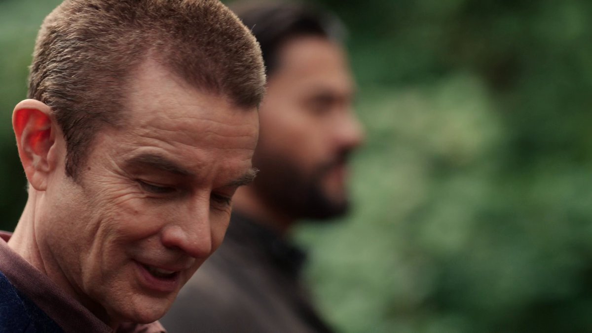jamie_marsters's tweet photo. Pics of the Day: James Marsters amused to be stuck in the middle of some adorable flirting... in The Order #2.5 "The Commons"
@JamesMarstersOf #JamesMarsters #TheOrder @MadoSmith21 #MadisonSmith @thesarahgrey #SarahGrey #StuckInTheMiddleWithYou #JustPoppedInToMyHead #Earworm https://t.co/6me7QaXXZO