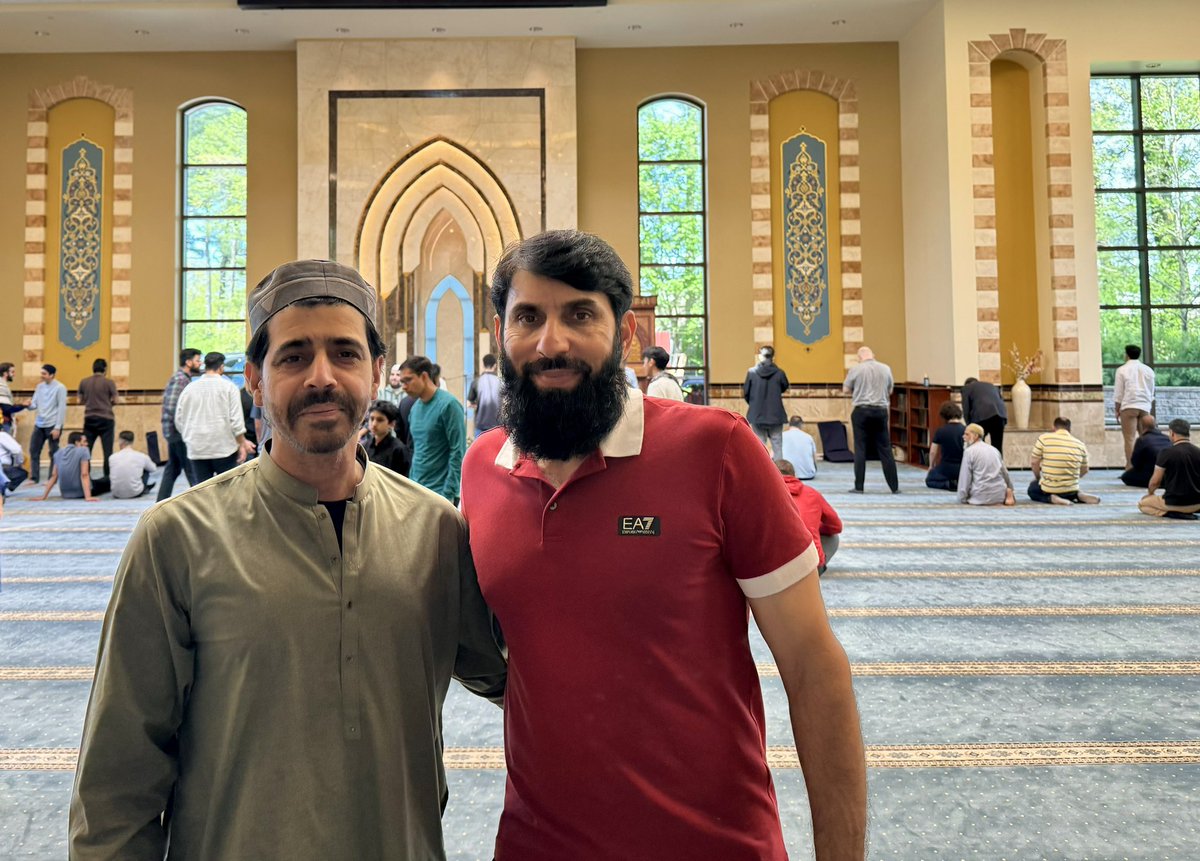 With Former Pakistan 
Captain Misbah-ul-Haq
#misbahulhaq #imranakhoond #jummah #MAY2024 #Chicago  
The Mecca Center