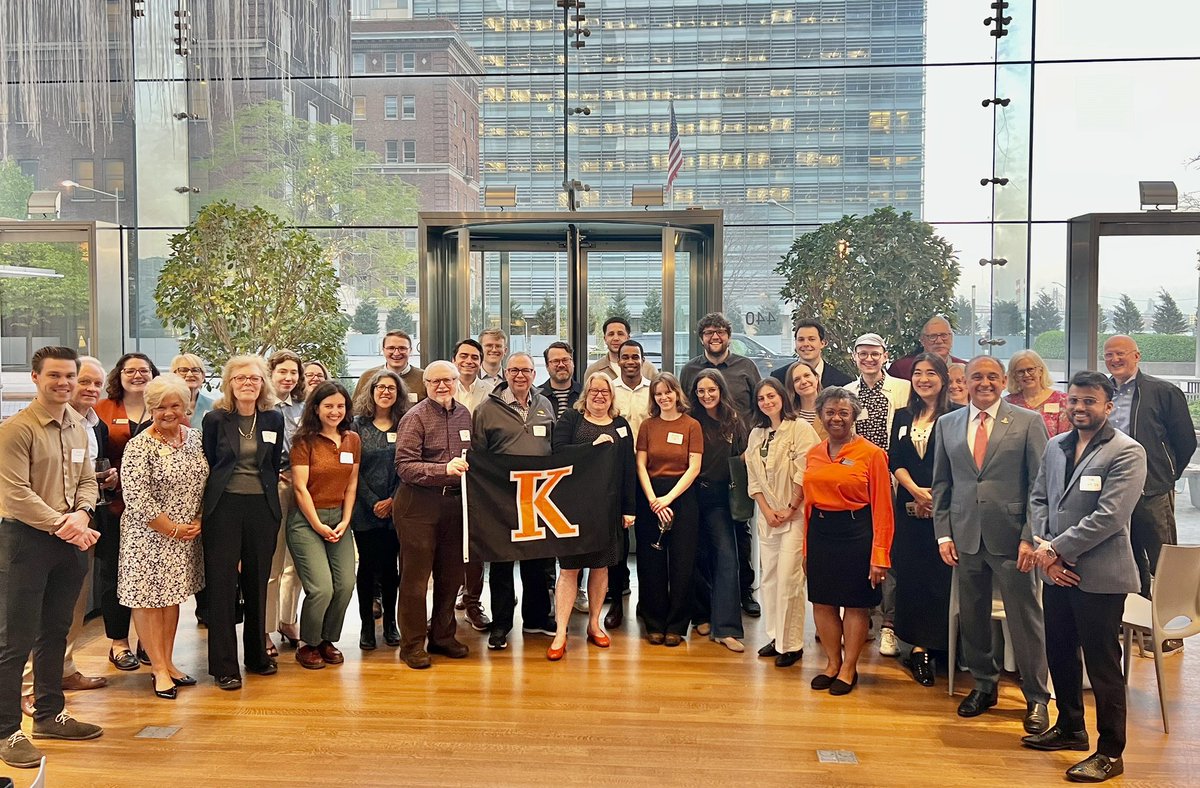 KPrez18's tweet photo. Hornets spanning six decades buzzed together at The Little River in NYC for the Kalamazoo College alumni event. A night where memories were cherished, and new bonds were formed. #BrighterLightCampaign #190andBeyond https://t.co/cUop0jtkR6