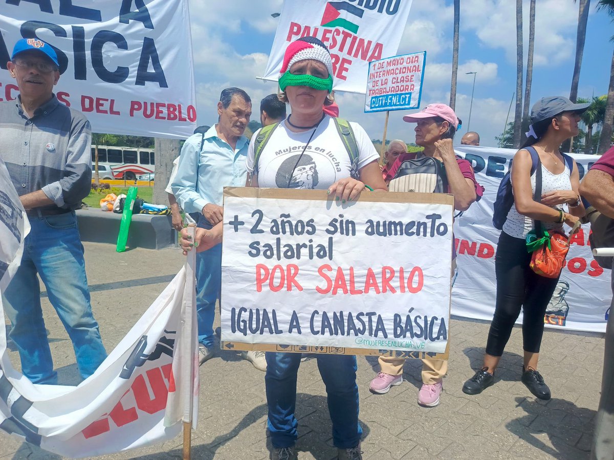 BR_RCARACAS's tweet photo. Los pensionados están más cerca del exterminio con el  #AumentoInfrahumano anunciado por Maduro. 130$ no les alcanza para alimentarse ni comprar sus medicinas. Con esa política  salarial #MaduroMatoElSalario https://t.co/DpalF1Ekwx