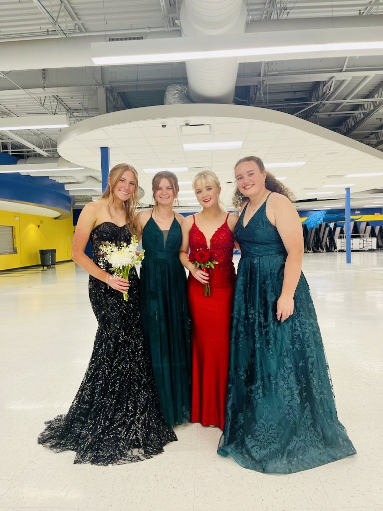 From cleats to heels - they clean up nice! Our lovely upperclassmen. 
Have fun girls!