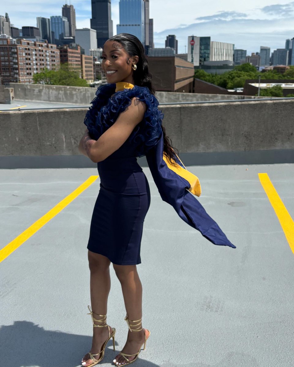 TheMostOf_Mo's tweet photo. OH! WE MASTER’D IT BOO👩🏽‍🎓👩🏽‍🎓🥳 https://t.co/021gy6cq1s