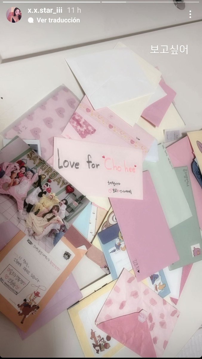 saturday_fan's tweet photo. Chohee subió a sus historias una foto de las cartas de Sunday con la descripción "Te extraño"
Extraño tanto a mis niñas...
#CHOHEE #Saturday https://t.co/27fSaQCqQC