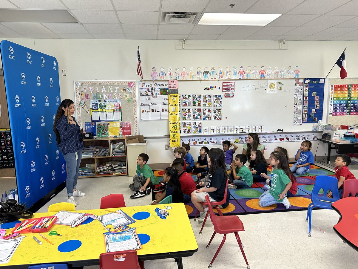 Career Day at my daughter’s school. We had a blast! Kids got to learn how a Call Center works and that AT&T is bigger than just the Brick and Mortar stores. That Connecting Changes Everything! #lifeatatt @VirtualSalesExp @ATT @al3x_garc @EdgarDiazVSE @Pennycoolada @gisdnews