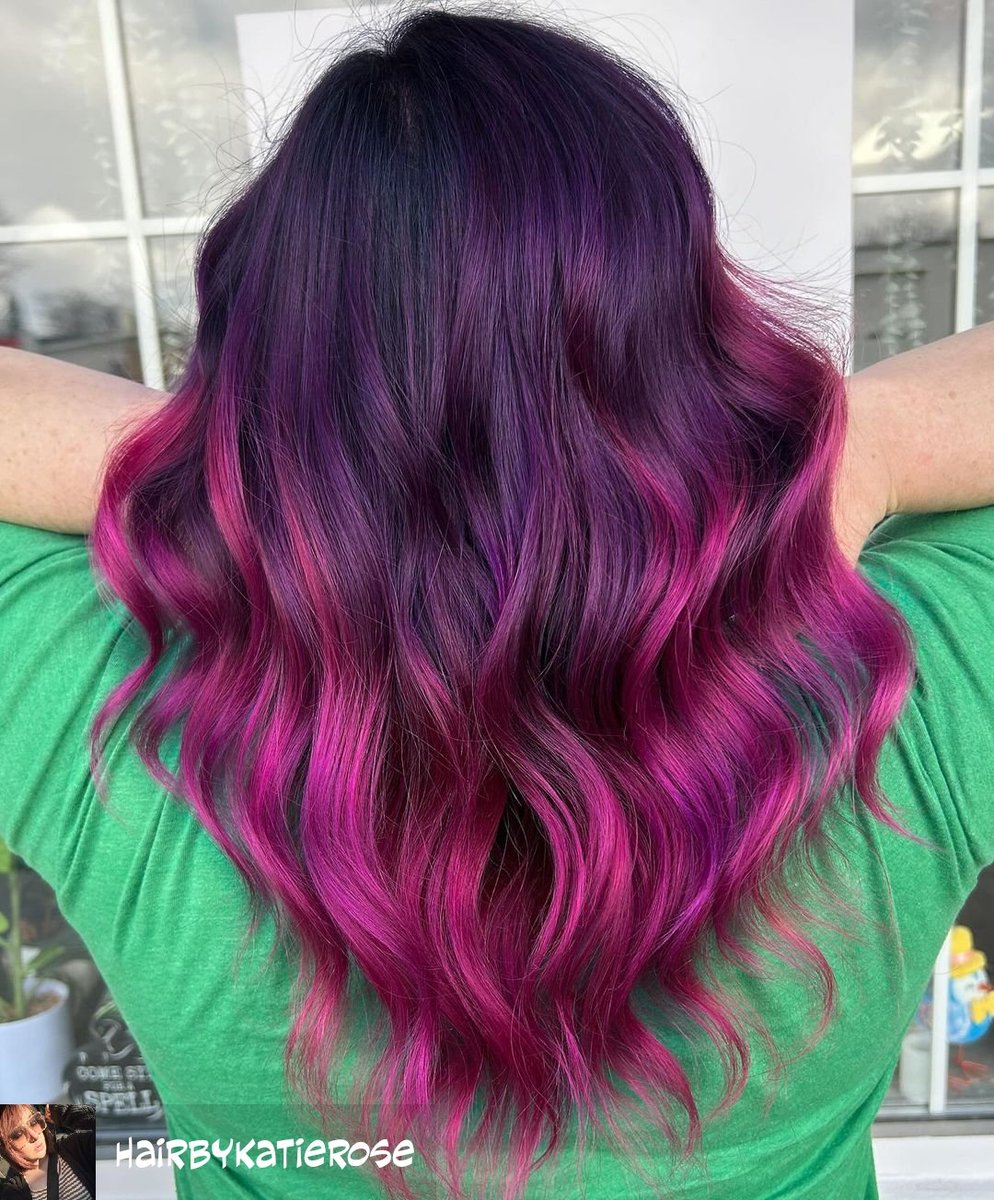 a “berry” good color melt 😂🫠
.
.
.
.
.
Credit to @hairbykatierose 

@dangerjonescreative for the lightener and vivids
@aiirprofessional for styling  

#stylistssupportingstylists