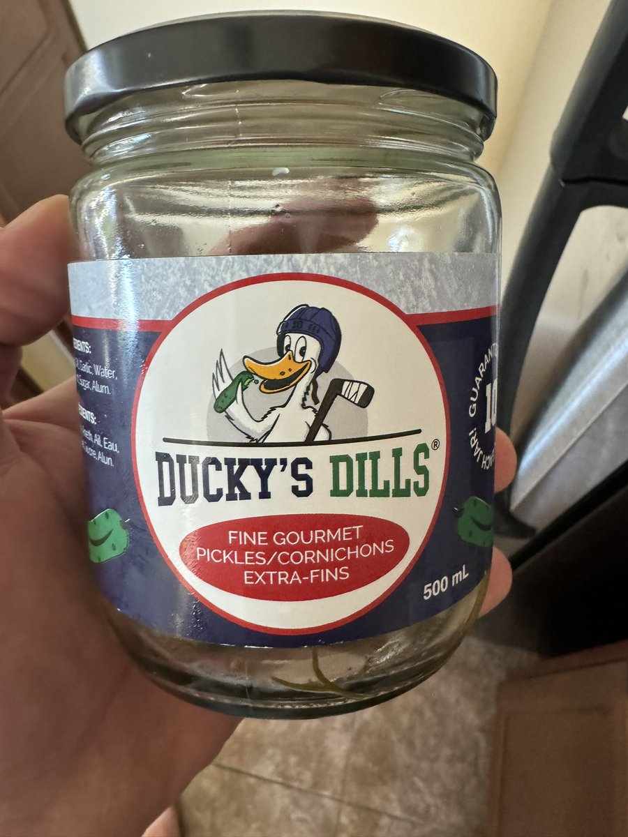 commie22's tweet photo. Folks..I never do this..full disclosure I wasn’t asked to do this nor am I getting anything..but these things are so good you gotta try em. Dale Hawerchuk family recipe @DuckysDills …incredible…only in Winnipeg & TO areas for now..I should have taken a pic before I opened bottle because they didn’t last long.