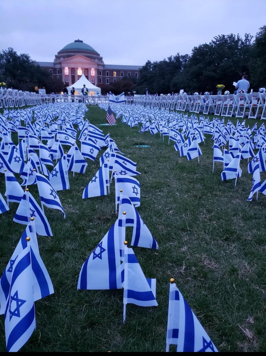 Southern Methodist University Dallas, Texas - The American flag in the middle, the hostages’ posters on every chair and one Israeli flag for each hostage still not released.

Texas, you showed them how it’s done ! Thank you !👏🏻🎗️