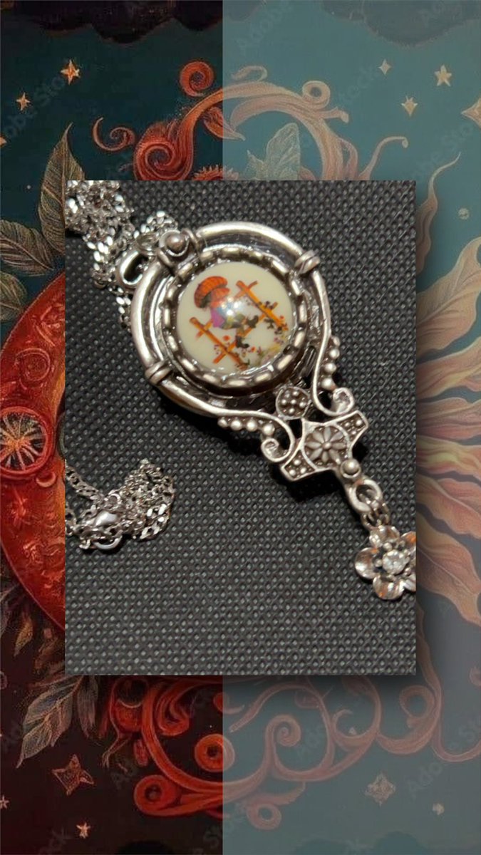 Beautiful vintage Holly Hobbie cabochon locket. These cabochons were made in Germany and will never be made again. Great nostalgic piece of jewelry.    
witchywoman.etsy.com/listing/172518… 🧙‍♀️#handmadegifts  #giftforher #gift #gifts #giftformom #shopsmall #fyi #giftforwife #etsy  #mothersday