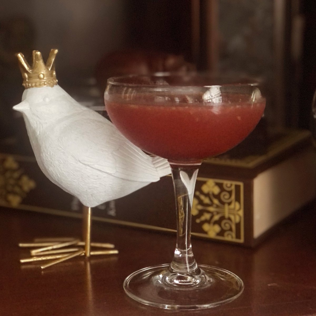 cvmevents's tweet photo. Gin & Jam 😋…little birdie told me it’s not just for breakfast anymore 😂
Gin & Jam:
1 Tblsp. Jam ( I used cherry, but of course you can use any of your favourite jams)
1.5 oz. Fresh Lemon Juice 🍋
4 oz. Gin 👍 Cheers! 😀🌸
#TGIF #cheers #cocktails #happfriday #oplife https://t.co/0GGsn48ry7