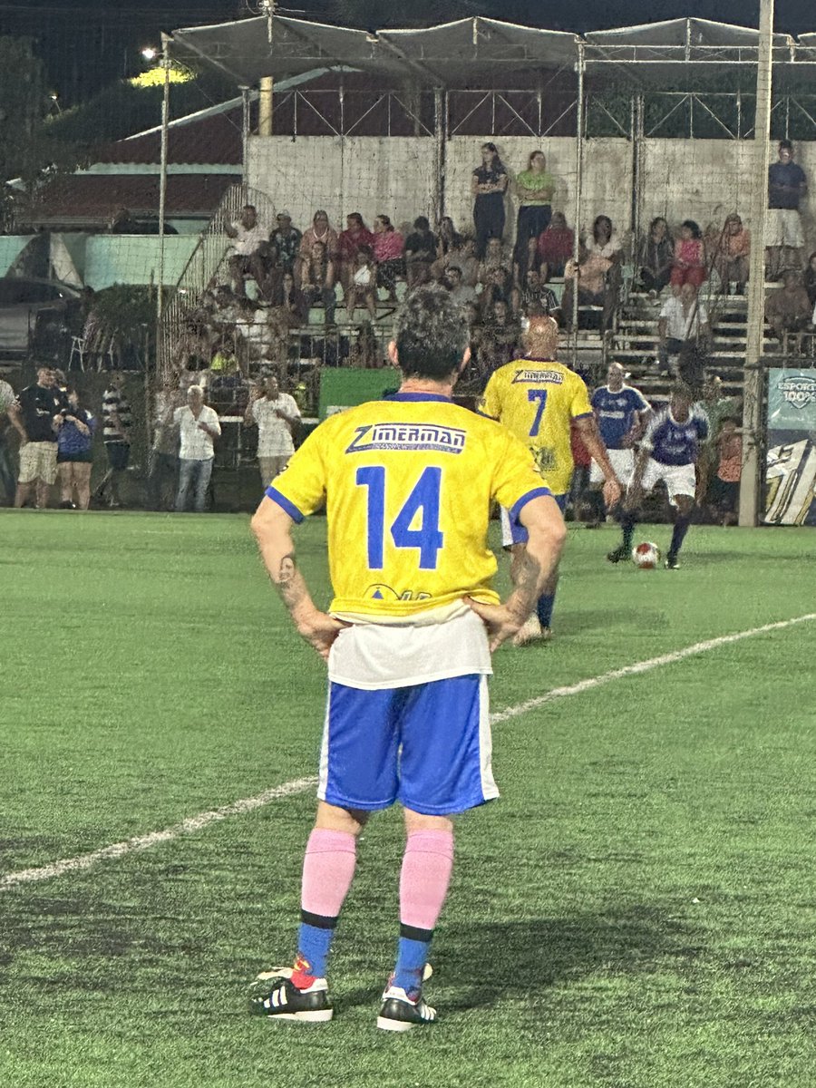 Hoje o jogo aqui em Tarumã foi com a camisa 14, o número que usei em minha primeira convocação para a Seleção.