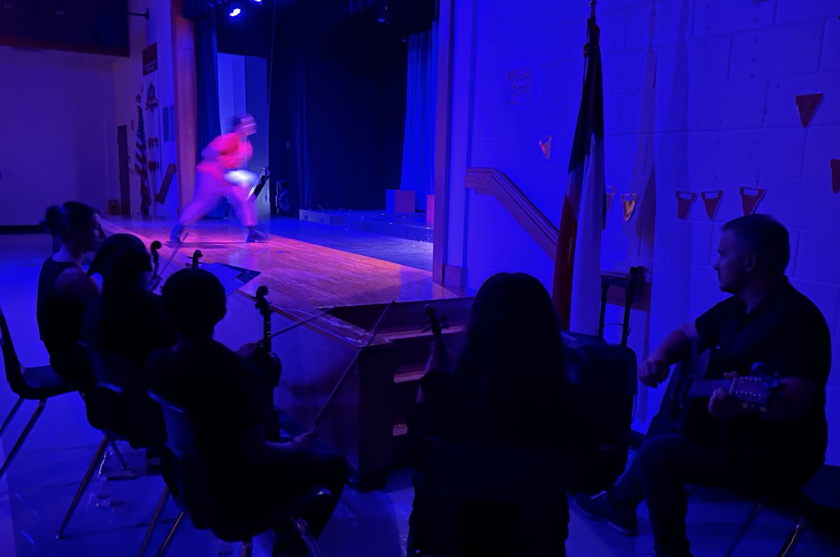 Jen Holsinger-Raybourn tweet media