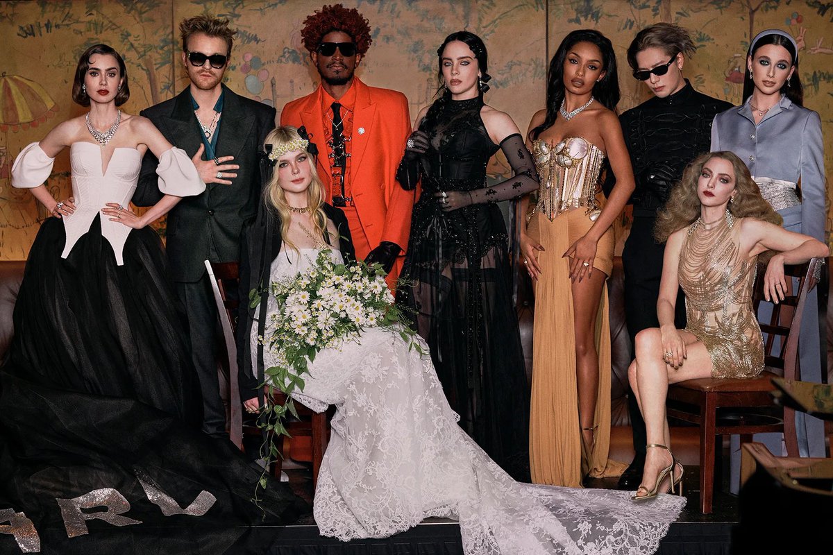 popbetches's tweet photo. Class of 2023

Are you excited for the Met Gala 2024? https://t.co/zXKizjXXjD