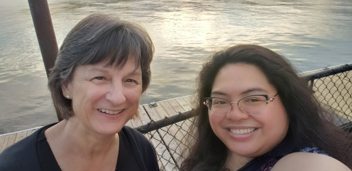 Chatting with fellow authors at sunset and while sitting beside the Hudson River sounds so intellectual. What was our subject matter? Farts! I blame it all on @AlanKatzBooks and @angeliraferart ! @HudsonCBF