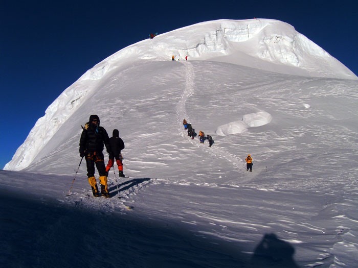 🏔 Which is easier: Mera Peak or Island Peak? 🤔 Standing tall at 6,476 meters, Mera Peak is nestled in the heart of Nepal's majestic Himalayas. Ready for an adventure? 

#MeraPeak #Nepal #Himalayas #Adventure #MountainClimbing #Trekking #Hiking #ExploreNepal #SummitClimb🗻