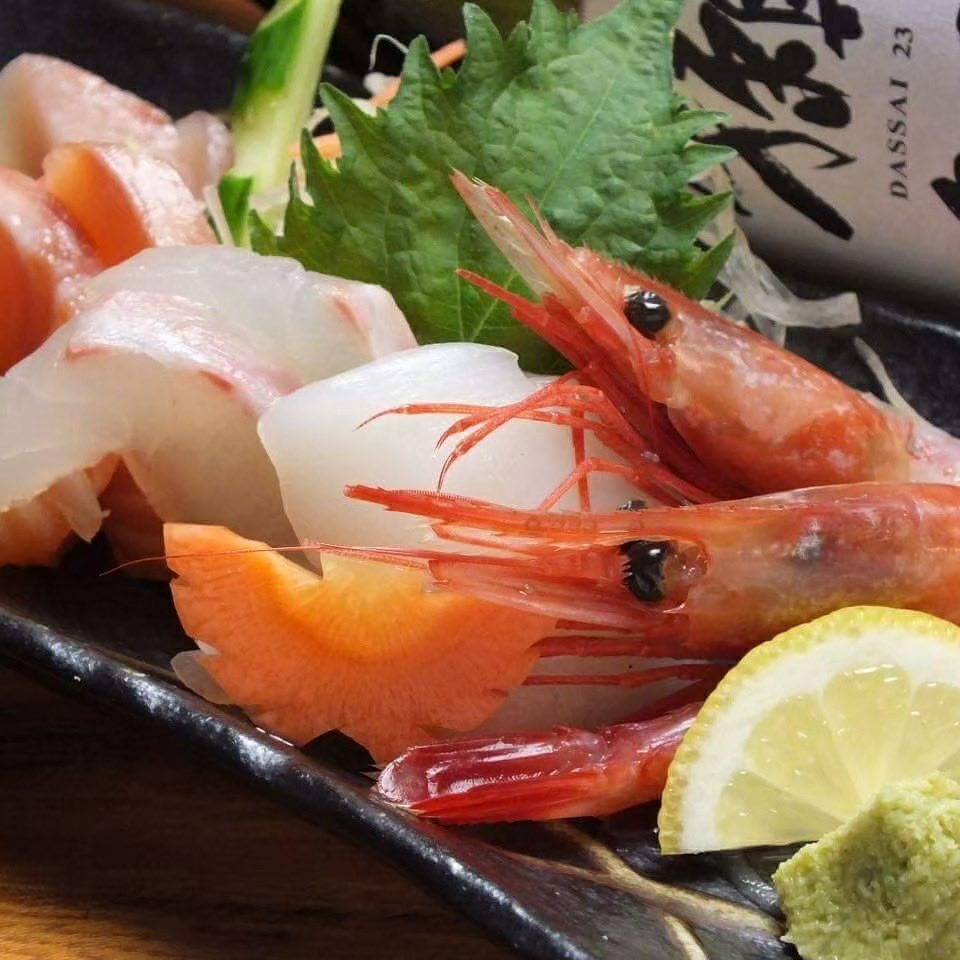 rakuichi71's tweet photo. 宇和島鯛めしは、楽市で‼️
GWも休まず営業中
愛媛のご当地料理盛りだくさん。愛媛を食べ尽くすには松山市三番町の居酒屋❗️楽市に集合してください。😁

大衆居酒屋 楽市
愛媛県松山市三番町２-5-7
https://t.co/ouvwAGm5zx
TEL 089-941-1089

#鯛めし　#とり皮鉄板焼き　#愛媛ご当地飯　#焼き豚玉子飯 https://t.co/fb8yuHOQ2c