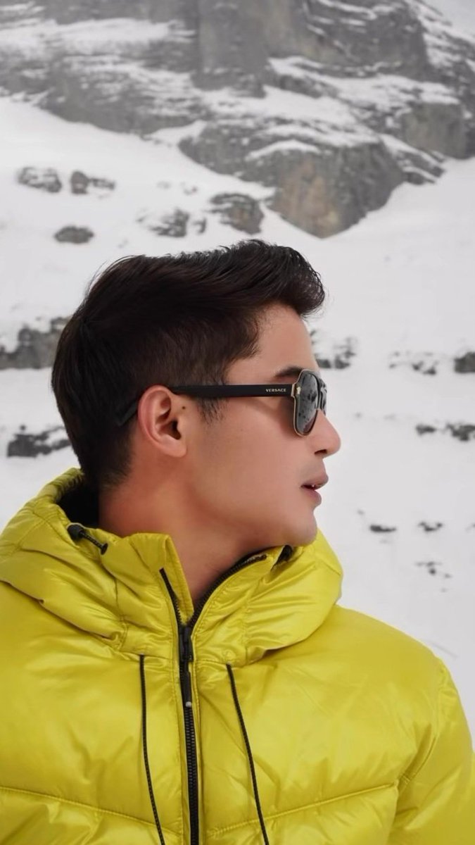 hottilady's tweet photo. Kahit anu pa yang view basta alam ko ILoveView.. 😘🥰💙🤗
#Yellowcoldplay
#HappyBirthdayEianRances https://t.co/ncflAXD60q