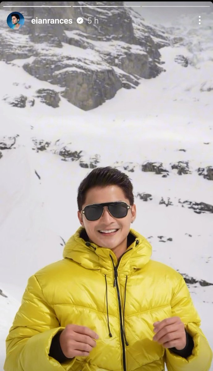 hottilady's tweet photo. Kahit anu pa yang view basta alam ko ILoveView.. 😘🥰💙🤗
#Yellowcoldplay
#HappyBirthdayEianRances https://t.co/ncflAXD60q