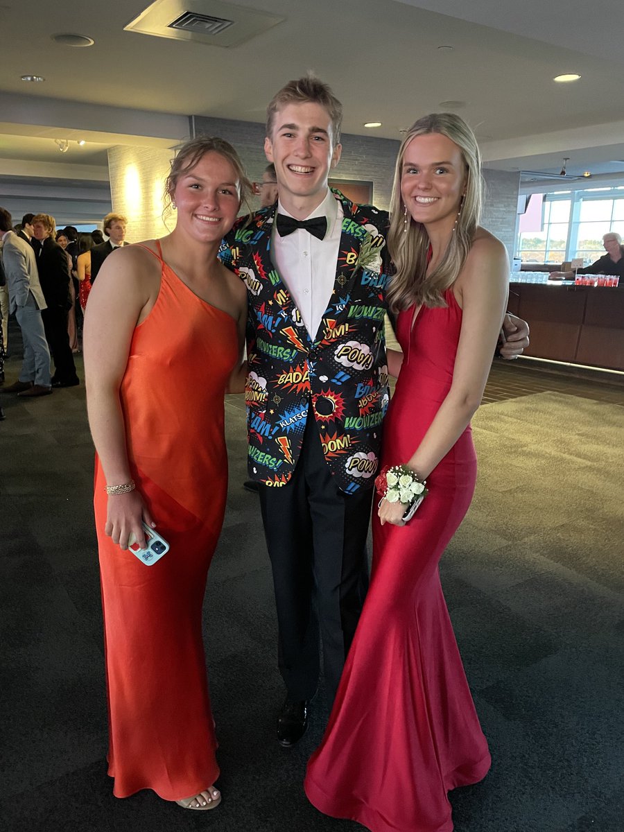 3 de mis favoritos #guapisimos #abailar medfieldprom ⁦<a href="/MedfieldHS/">Robert Parga</a>⁩