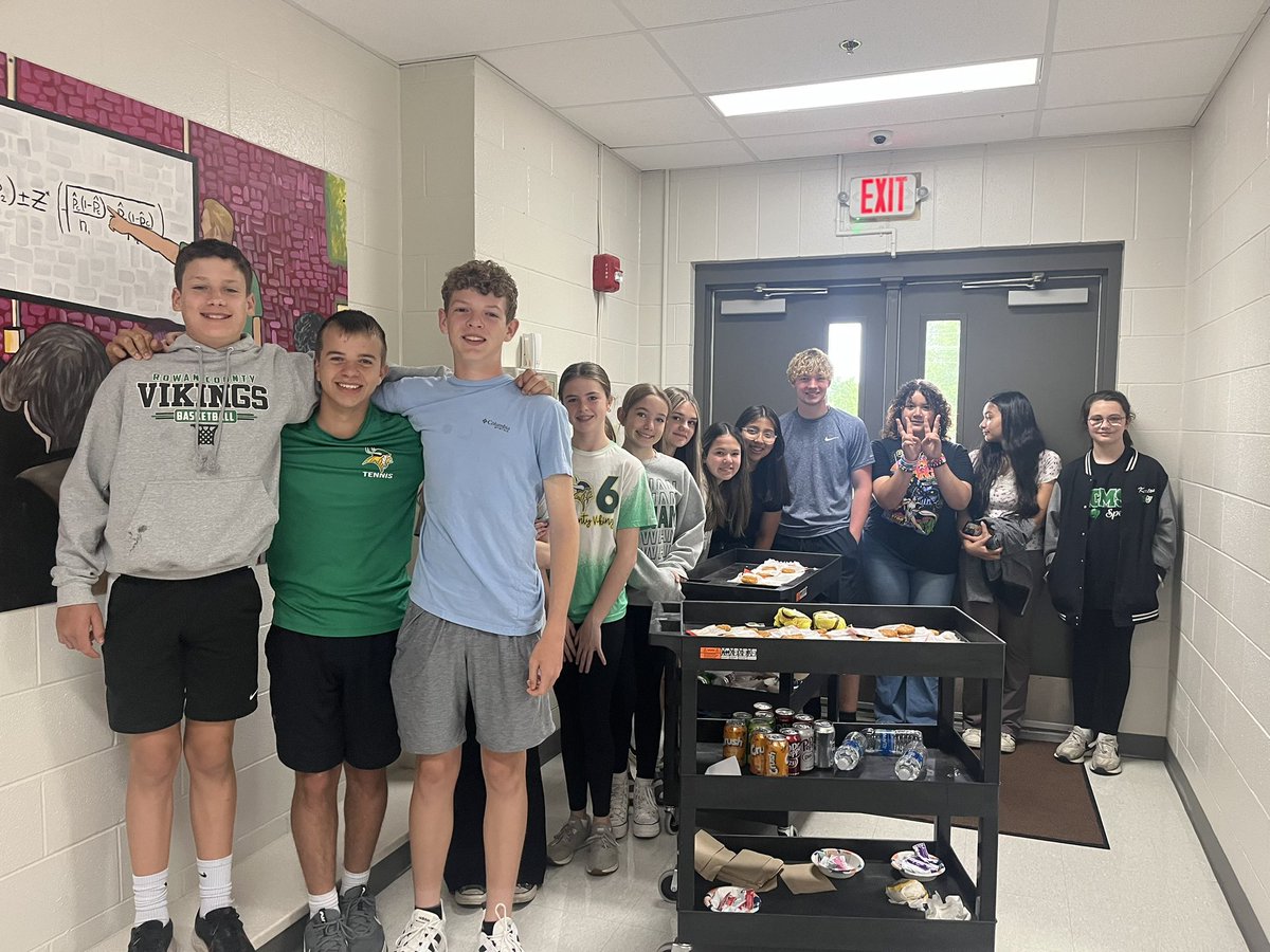 Prowlander's tweet photo. Starting off a little early for Teacher Appreciation Week🍎 Today, @RCMSOffices student council delivered breakfast to  RCMS and Central Office. #rcLEAD #futureleaders #soappreciated #ThankYou https://t.co/t3XsLfcr8e