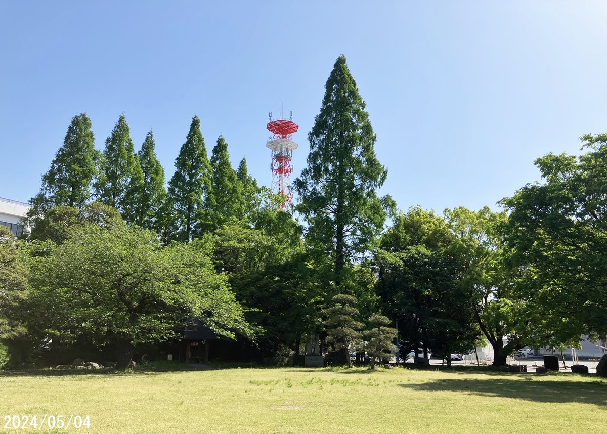 おはようございます🌤 青空が広がり新緑が映える平中央公園です。お出かけ日和のみどりの日となりました。昼間は日差しが強くなってきますので、屋外では水分補給や紫外線対策も忘れずに行ってくださいね。 #いわき #空ネット #ふくいま #シェア天 #ゴジてれ #福の空