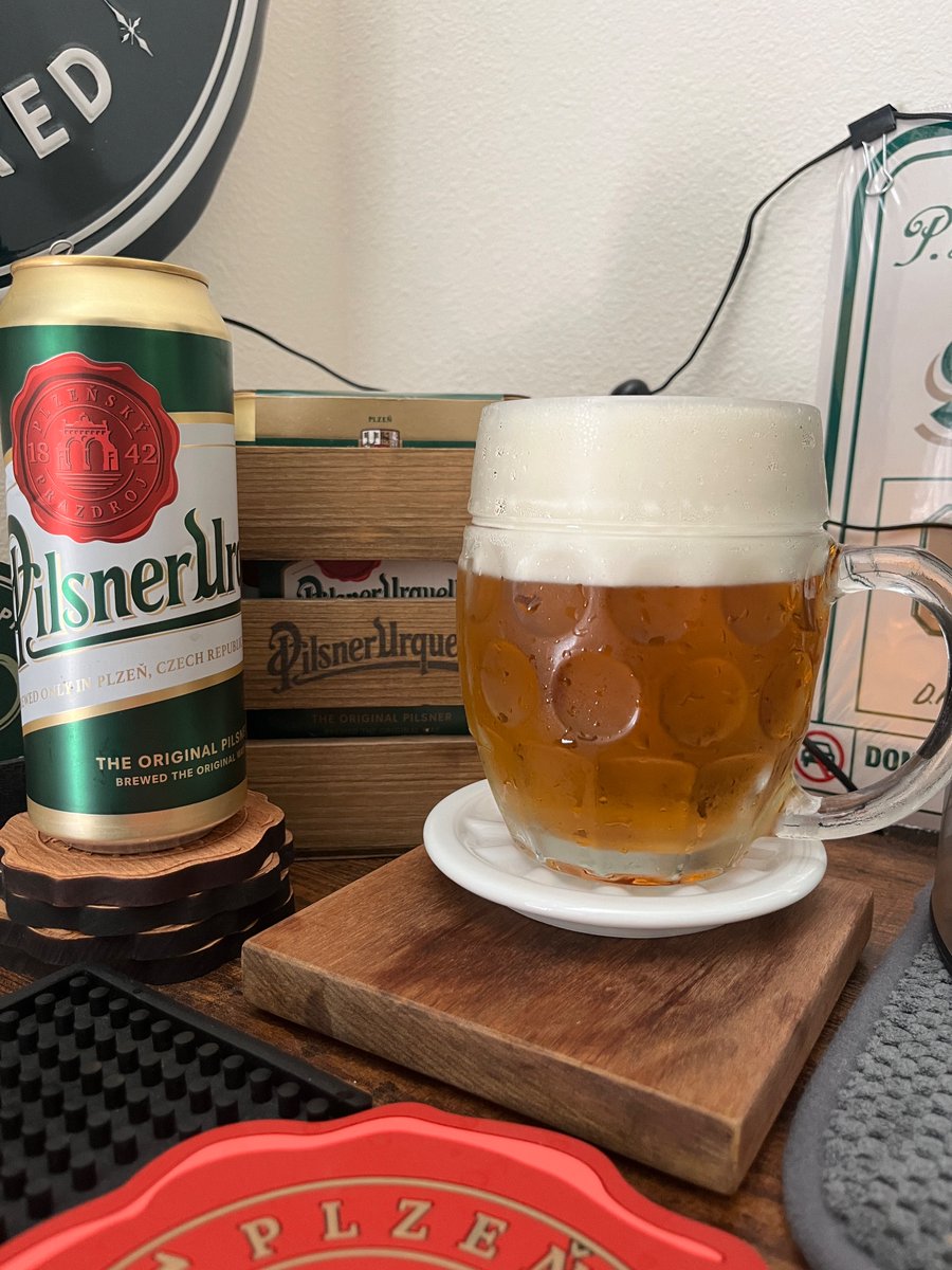 Pilsner Urquell - first one of the weekend 

@Pilsner_Urquell