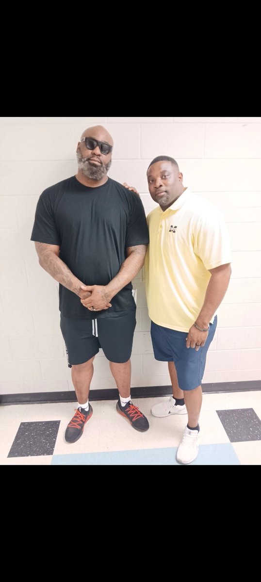 ttk5593's tweet photo. I want to thank @clarencemcdoug1 for stoppin by Lanier High school to check out my kids!!!
#NewEraonMapleStreet 
#westsideqbkilla 
#allminebite https://t.co/CUL9L8hkfA
