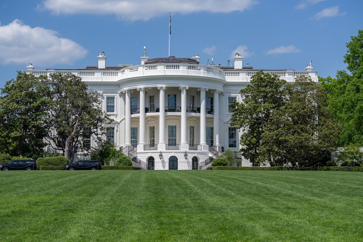 Spring is in full bloom at the White House.