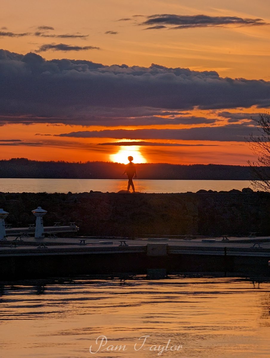 On a grey evening, a flashback to last night on the #OttawaRiver.