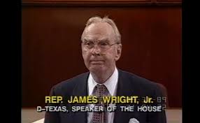 En la gestión legislativa, la relación interpersonal y el lugar que le das al otro importa, aun cuando ganas. Por eso la Ley Bases salió ahora y no en febrero.

El consenso, la concesión y lo personal importan. 

Una historia a manera de ejemplo: la historia de Jim Wright 🧵