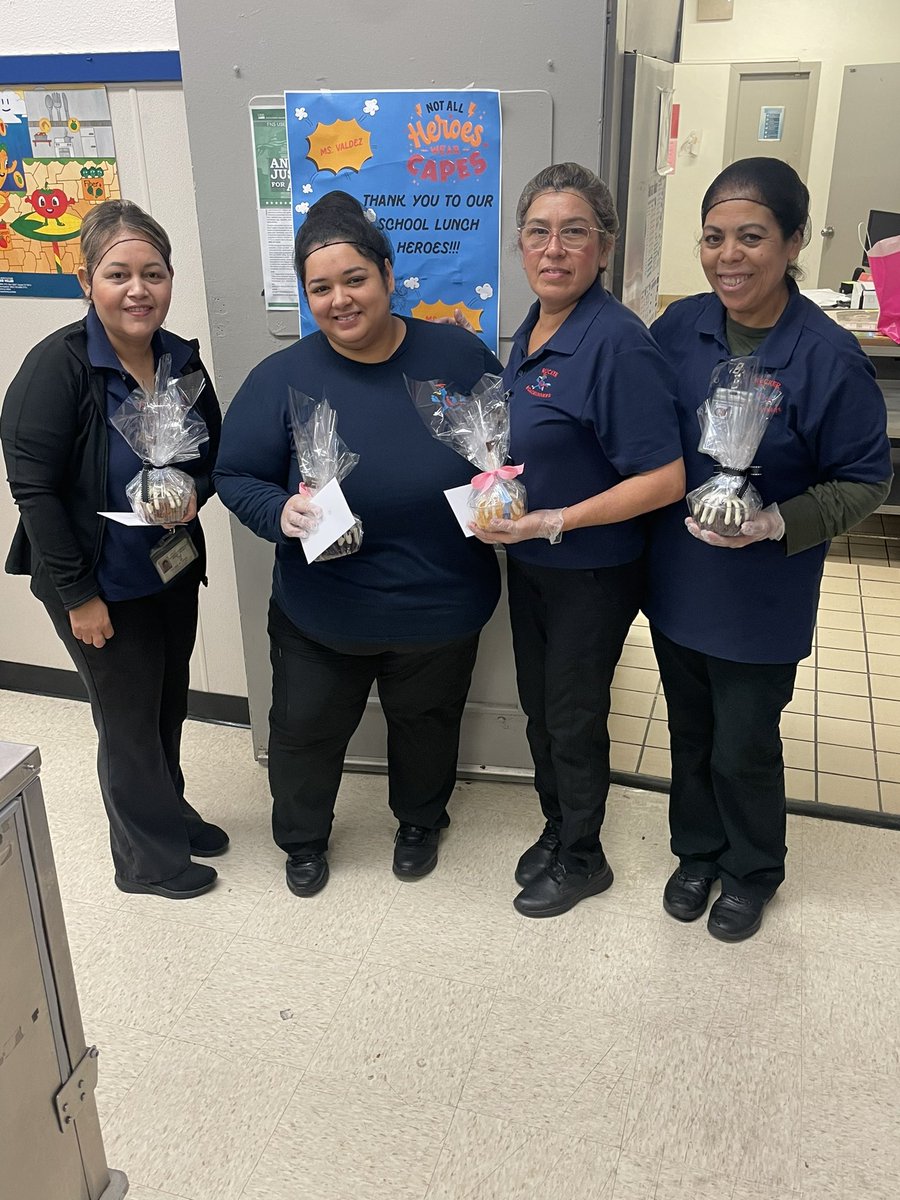 Today we celebrated our wonderful school lunch heroes! 🥗 🥪 Thank you to Ms. Garza, Ms. Perez, Ms. Salazar, & Ms. Valdez for providing nutritious and delicious food for our students daily! 😋 @HisdSouth @HISDNutrition @MrsPuenteHISD @bncorprew