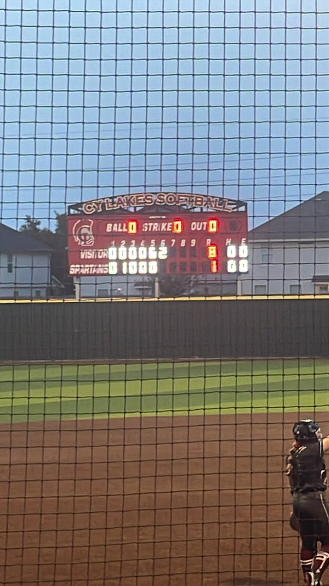 Faith Piper with a stand up double to add 2 runs!  8-1 Cinco!  #CPOE