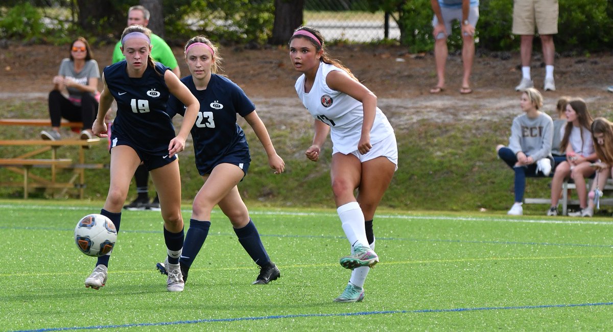 Happy Free on 3 Day! Here is a gallery of 55 photos from Friday's girls soccer match between @CFAHURRICANES and Coastal Christian VIEW HERE (free): coastalpreps.com/girls-soccer/p…