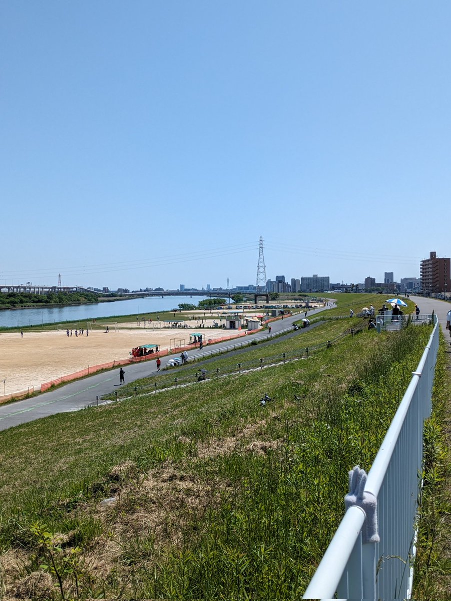 いい天気☀
すでに24℃で暑ち〜わ💦
ジョギングスタート🏃