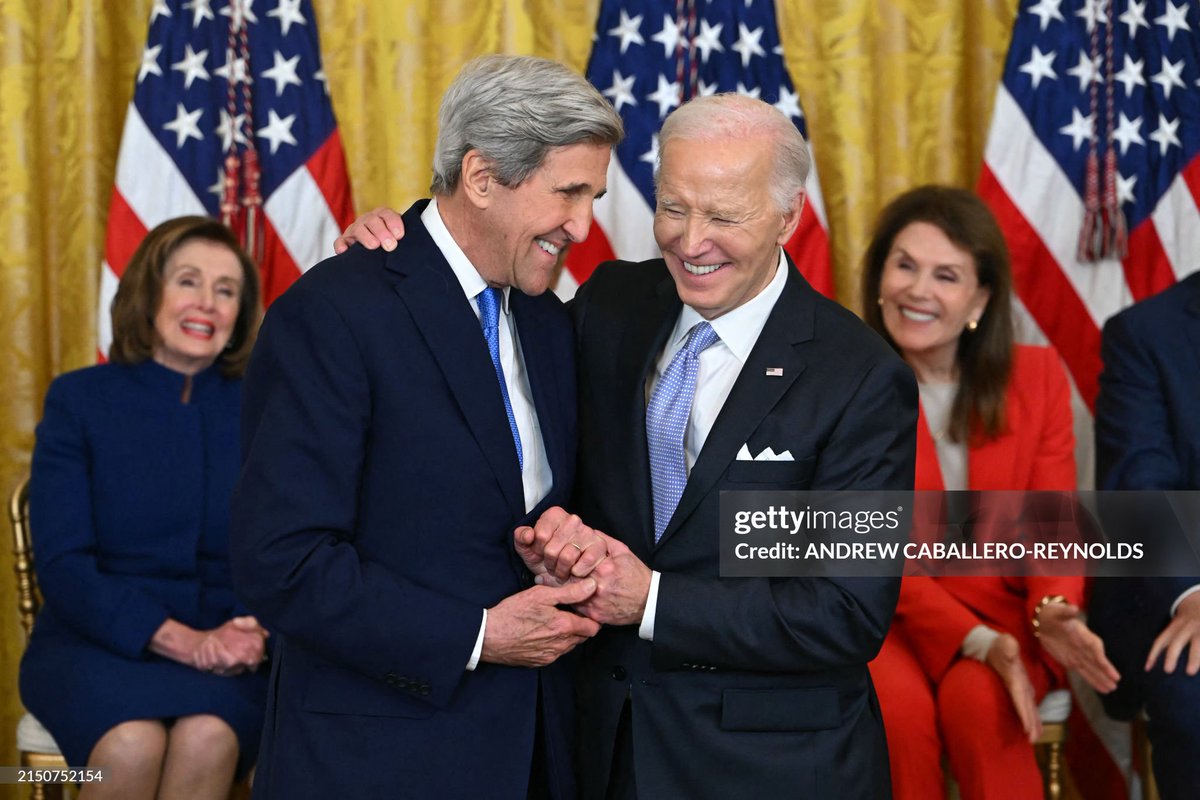 📸 Donald Trump denigrated the Presidential Medal of Freedom when he awarded it to the likes of Rush Limbaugh, Jim Jordan, and Devin Nunes. Today, President Biden restored honor to the award by bestowing it to true patriots like Al Gore, Nancy Pelosi, Jim Clyburn, and John Kerry…